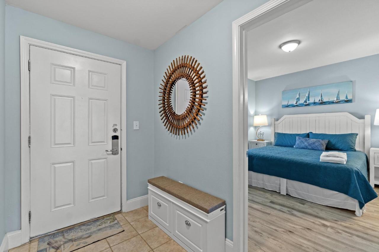 Laketown Wharf #1518 By Book That Holiday home