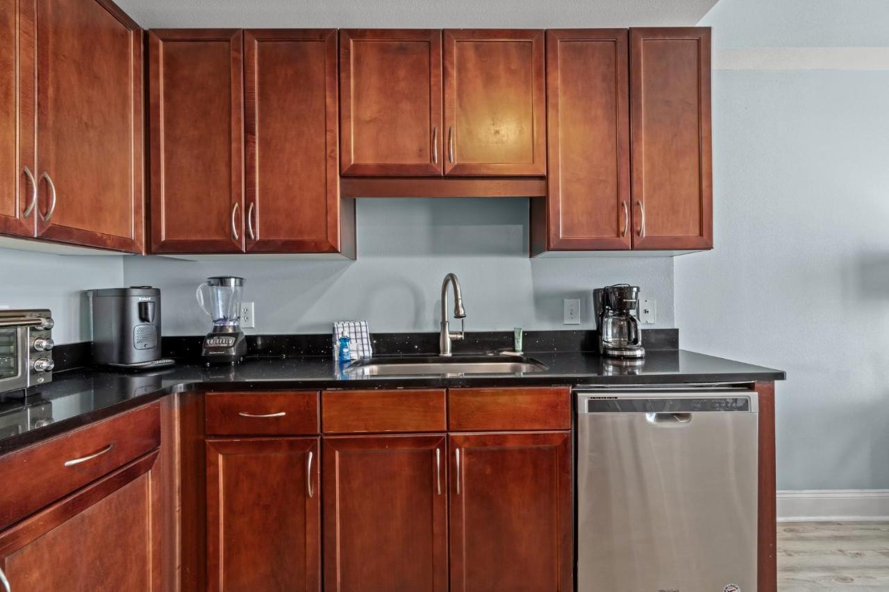 Laketown Wharf #1518 By Book That Holiday home Panama City Beach