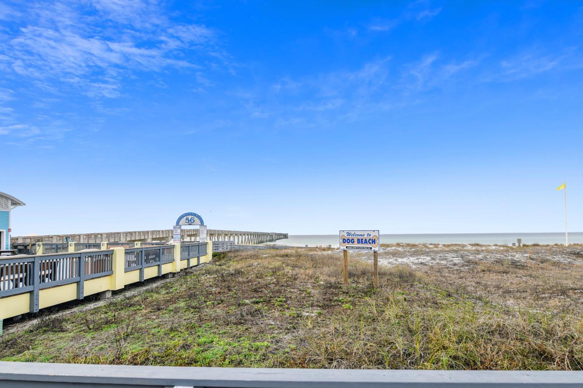 Laketown Wharf #1518 By Book That *